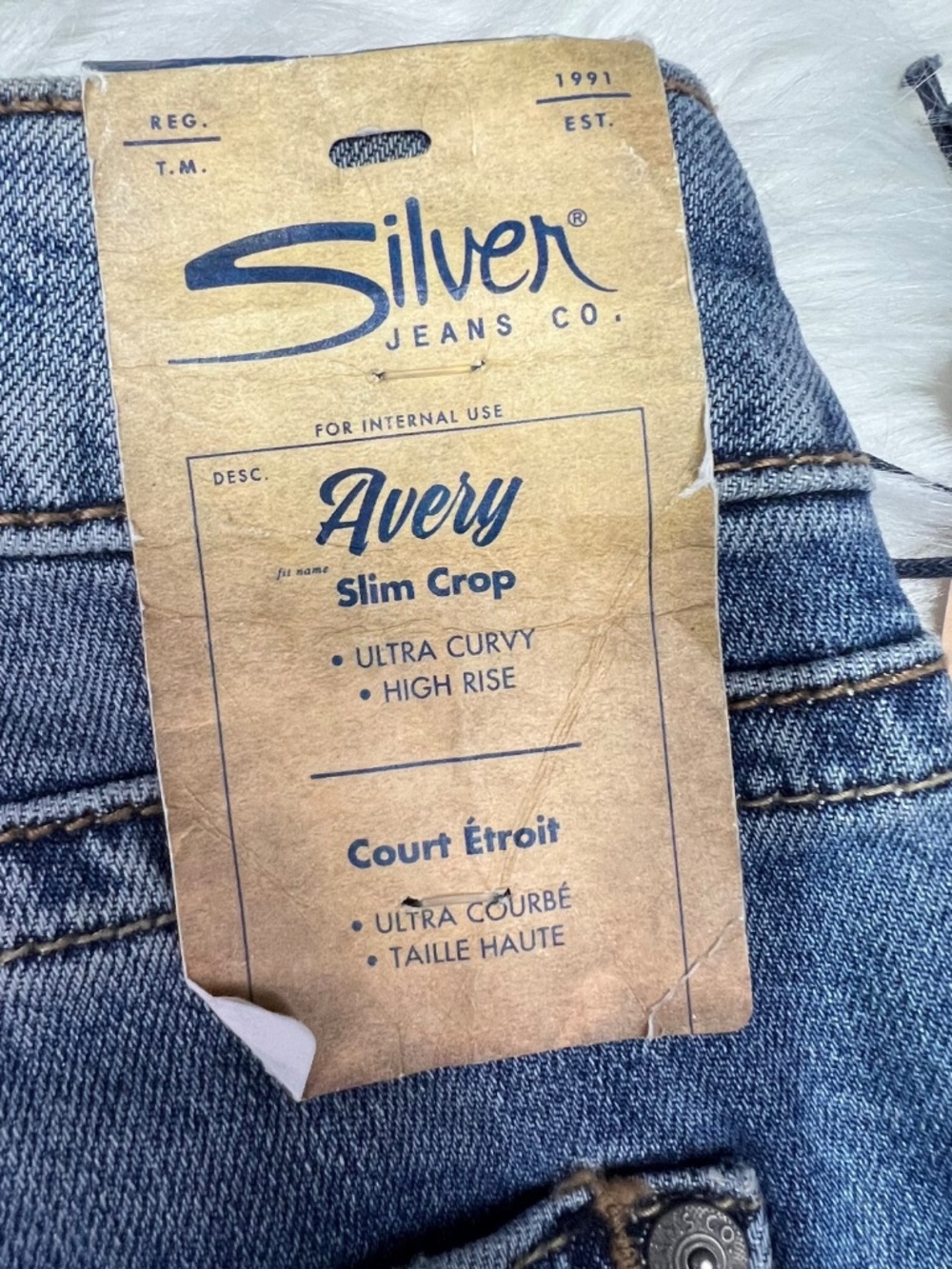 NWT🤩 |•SILVER JEANS•| Avery Slim Crop Jeans Size 27 - Picture 5 of 11